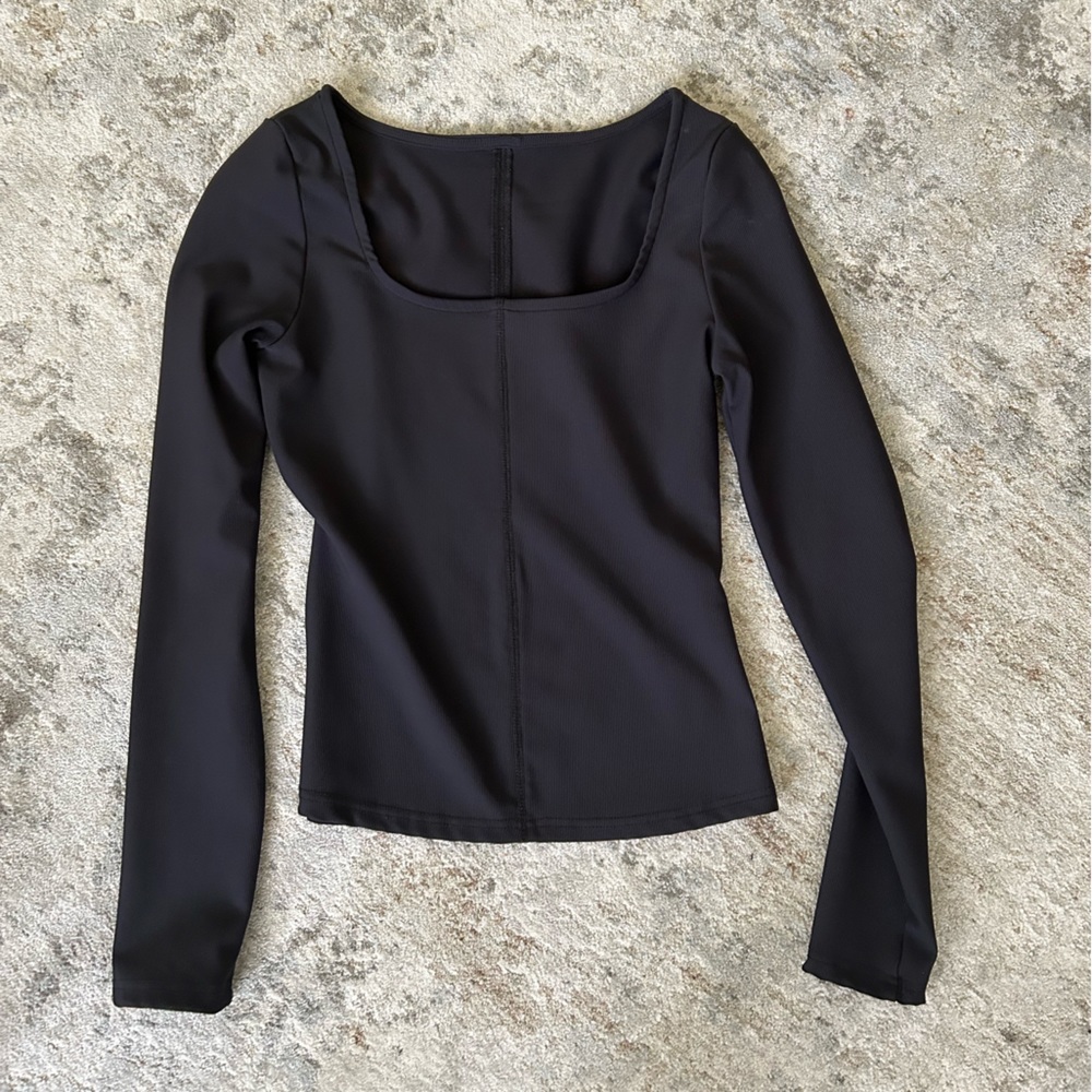 Thick long sleeve going out top